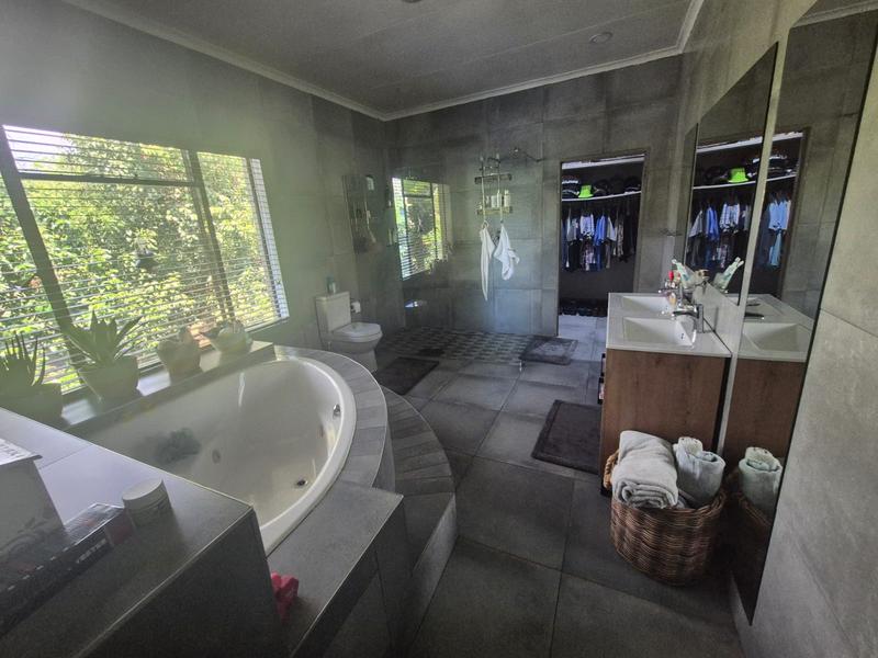 6 Bedroom Property for Sale in Thabazimbi Limpopo