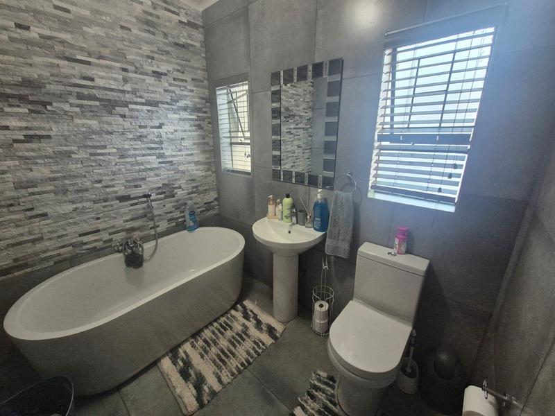 6 Bedroom Property for Sale in Thabazimbi Limpopo