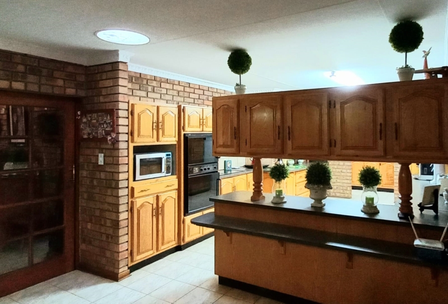 5 Bedroom Property for Sale in Naboomspruit Limpopo