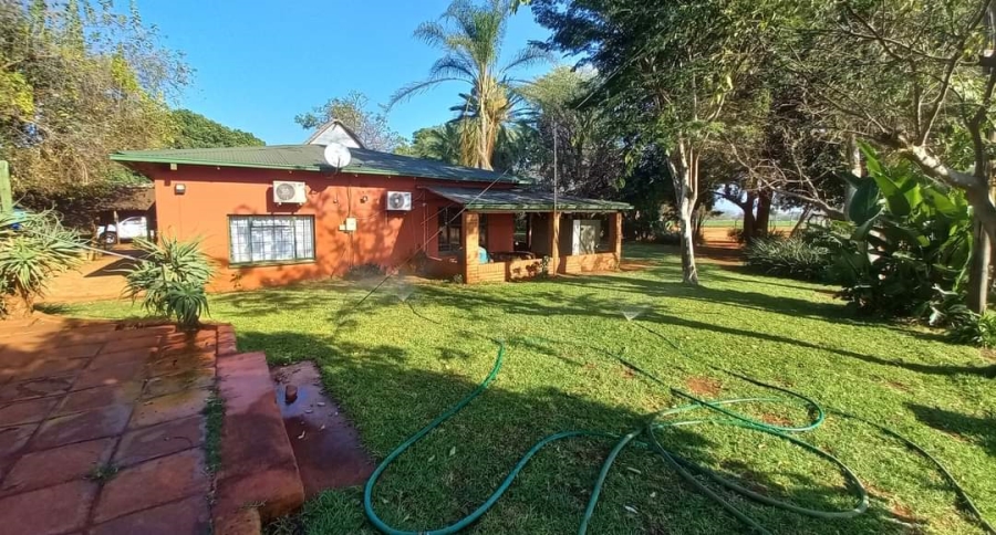 6 Bedroom Property for Sale in Akasia Limpopo
