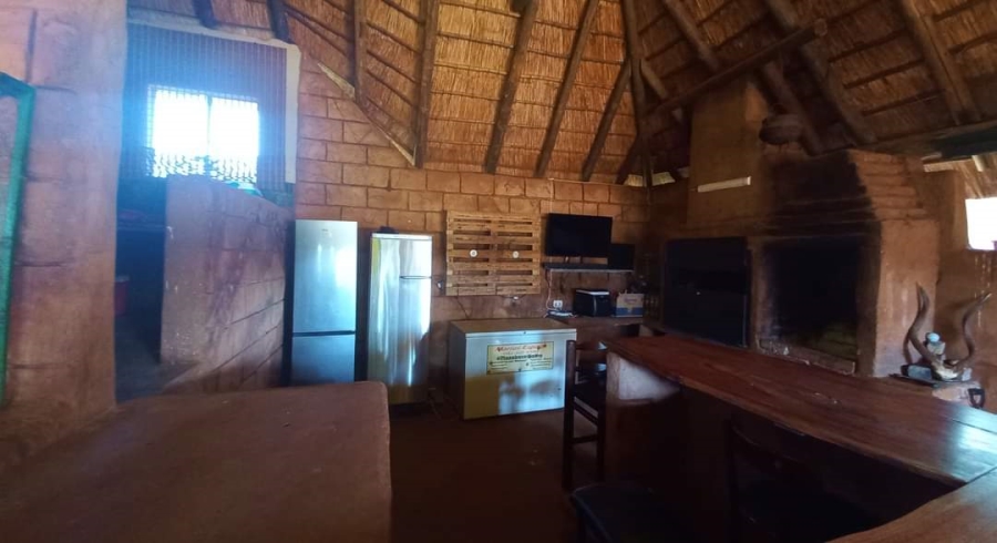 6 Bedroom Property for Sale in Akasia Limpopo