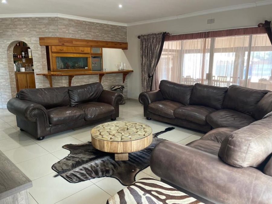 5 Bedroom Property for Sale in Louis Trichardt Limpopo