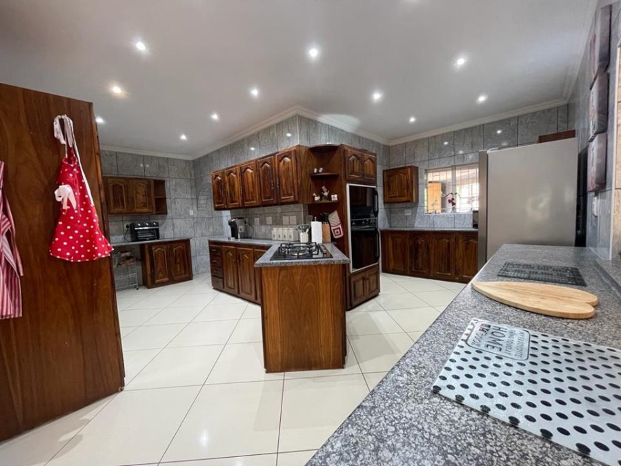 5 Bedroom Property for Sale in Louis Trichardt Limpopo