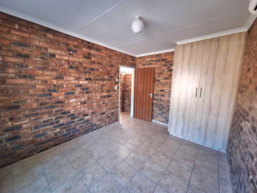 2 Bedroom Property for Sale in Leeupoort Limpopo