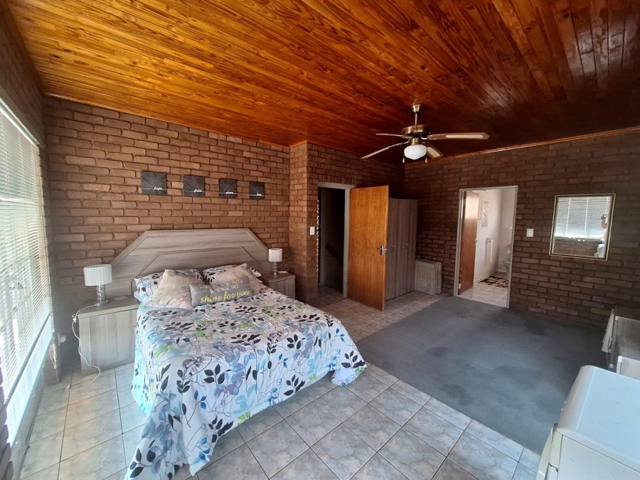 4 Bedroom Property for Sale in Leeupoort Limpopo