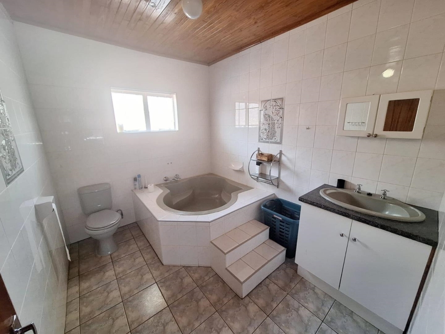 4 Bedroom Property for Sale in Leeupoort Limpopo