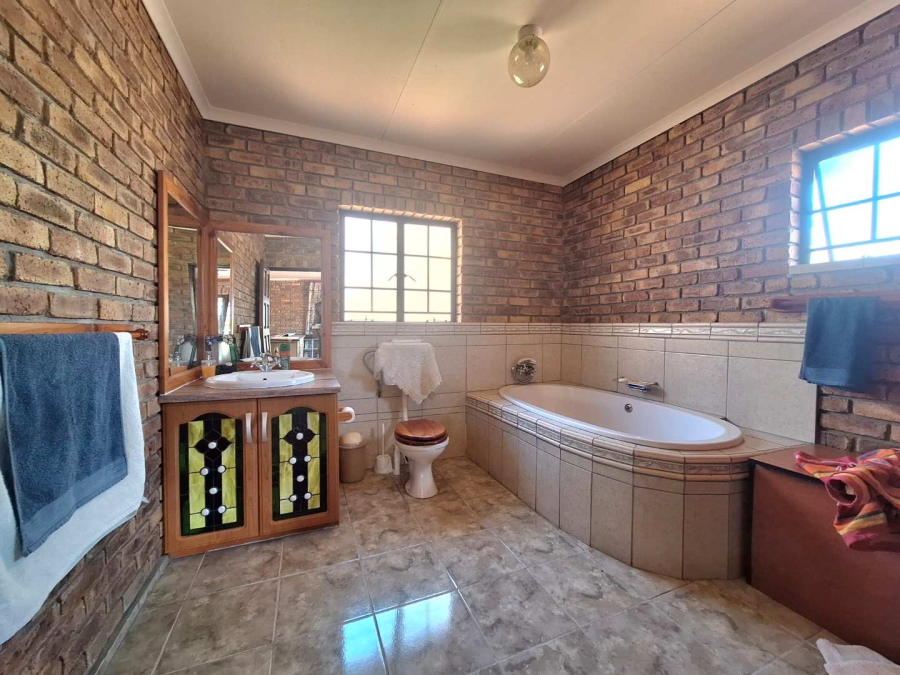 2 Bedroom Property for Sale in Leeupoort Limpopo