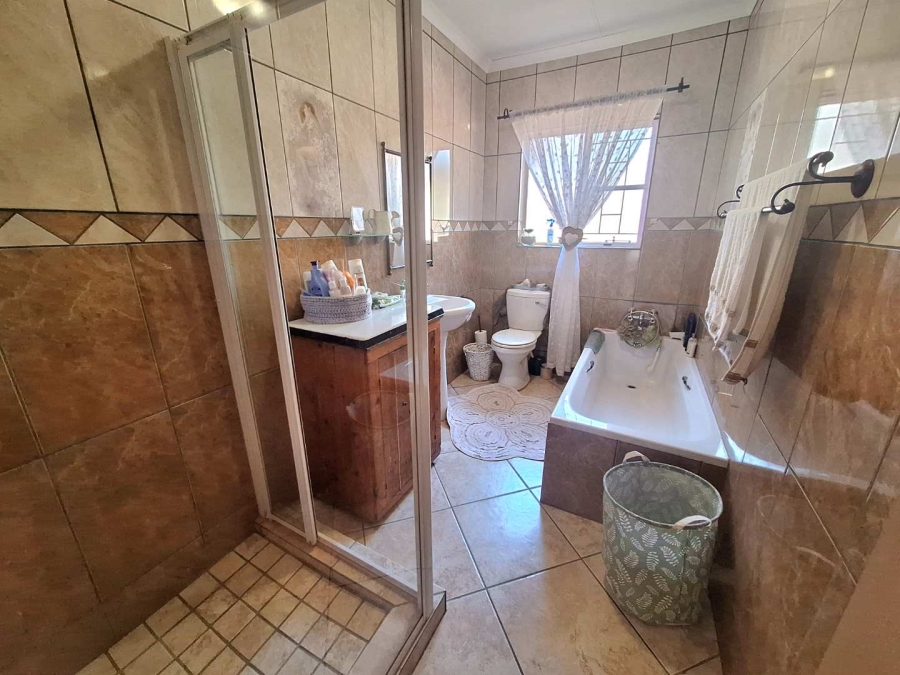 3 Bedroom Property for Sale in Leeupoort Limpopo