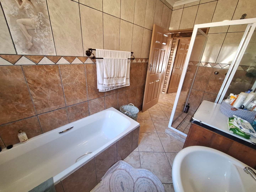 3 Bedroom Property for Sale in Leeupoort Limpopo