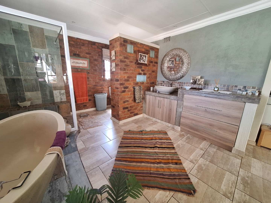 3 Bedroom Property for Sale in Rooiberg Limpopo