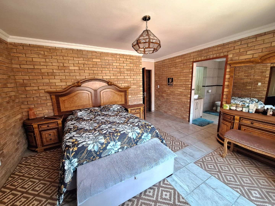 4 Bedroom Property for Sale in Leeupoort Limpopo