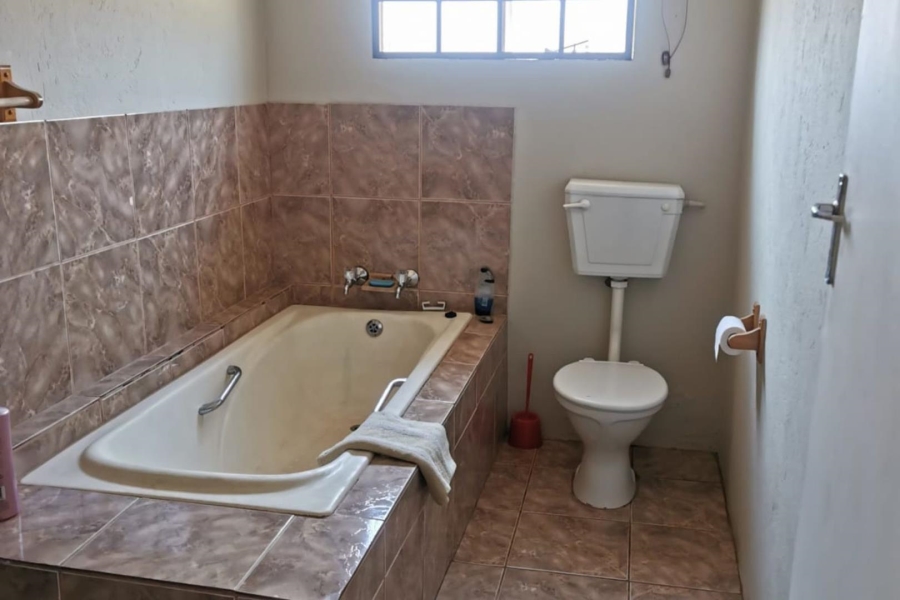 6 Bedroom Property for Sale in Vaalwater Limpopo