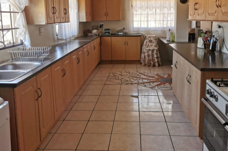 6 Bedroom Property for Sale in Vaalwater Limpopo