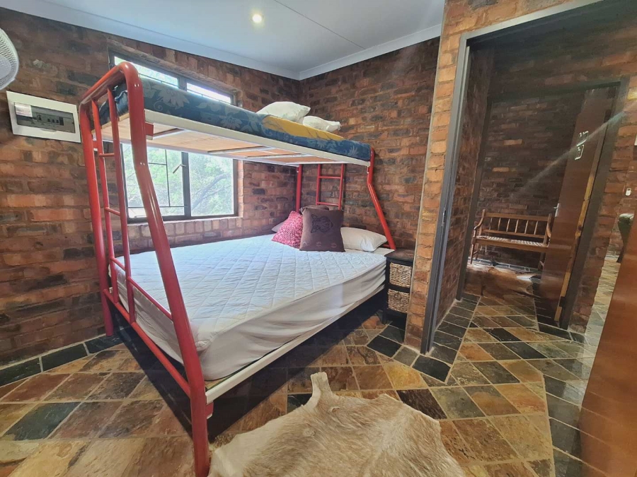 6 Bedroom Property for Sale in Leeupoort Limpopo