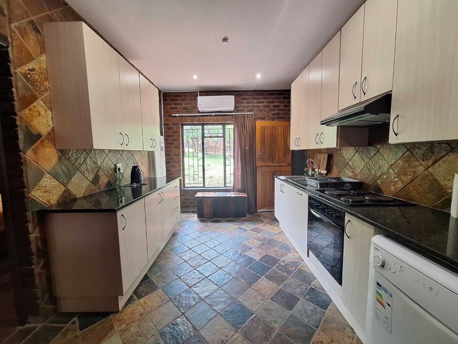 6 Bedroom Property for Sale in Leeupoort Limpopo