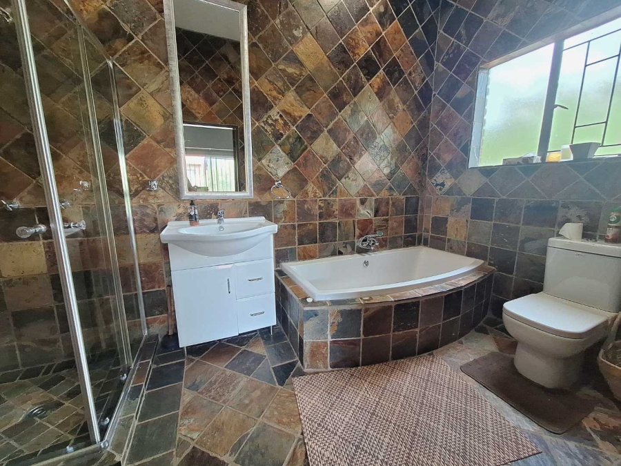 6 Bedroom Property for Sale in Leeupoort Limpopo