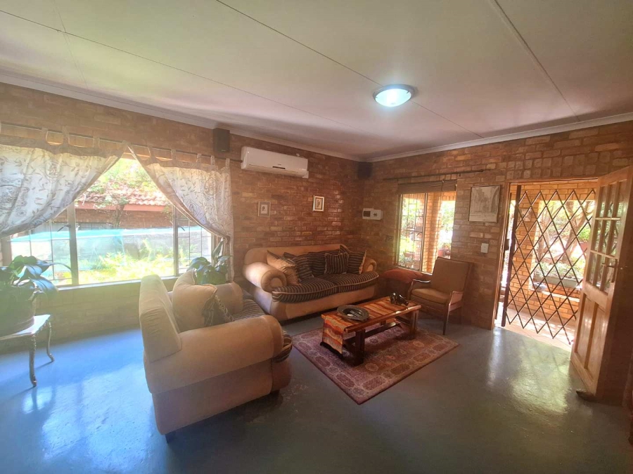 4 Bedroom Property for Sale in Leeupoort Limpopo