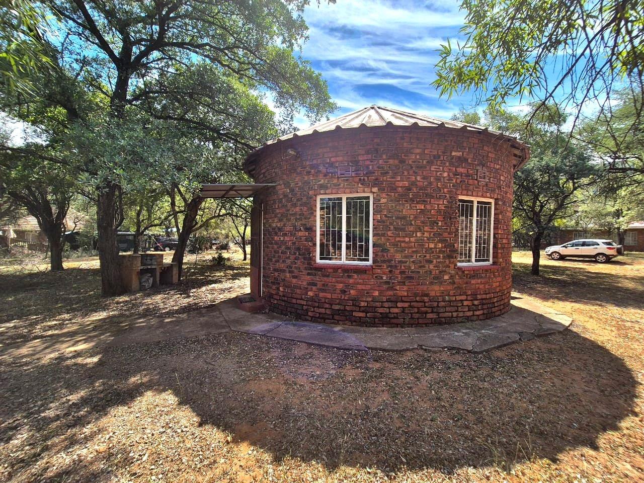 1 Bedroom Property for Sale in Leeupoort Limpopo