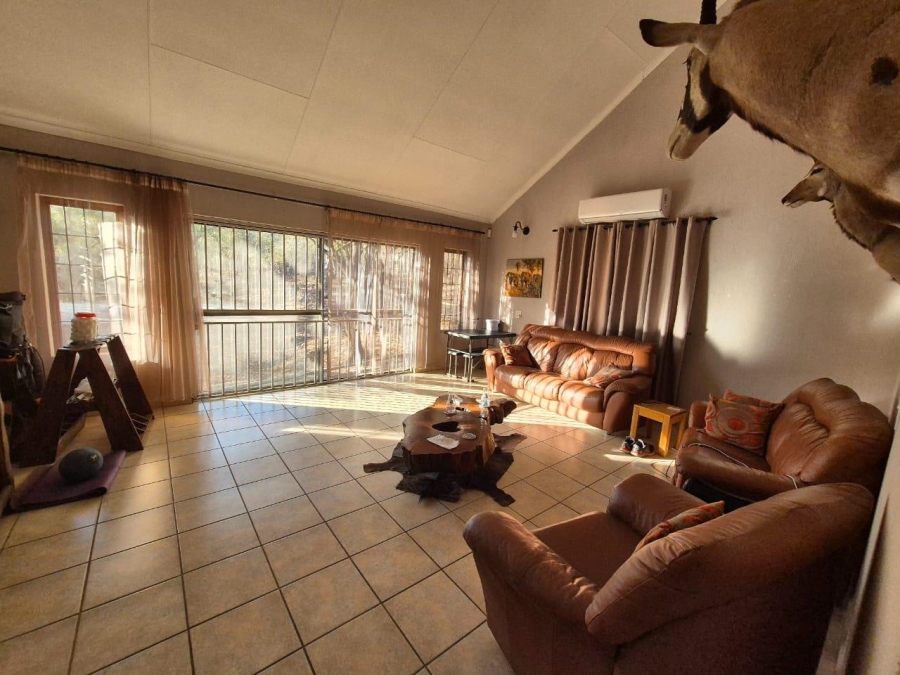 5 Bedroom Property for Sale in Leeupoort Limpopo