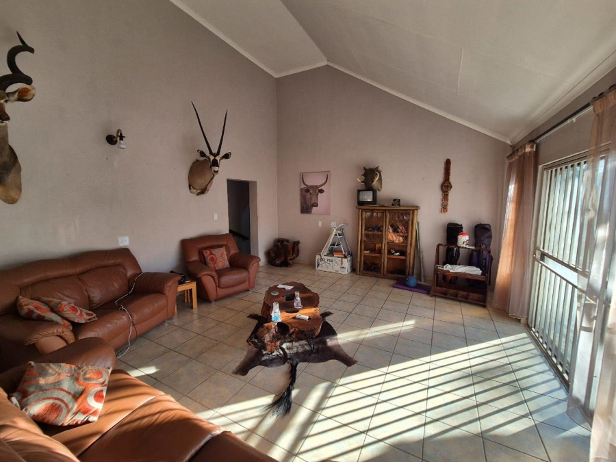 5 Bedroom Property for Sale in Leeupoort Limpopo