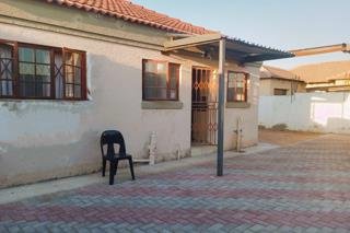  Bedroom Property for Sale in Mahlasedi Park Limpopo