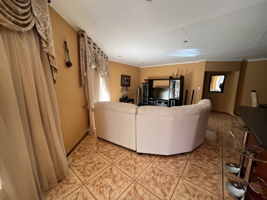 To Let 3 Bedroom Property for Rent in Bendor Limpopo