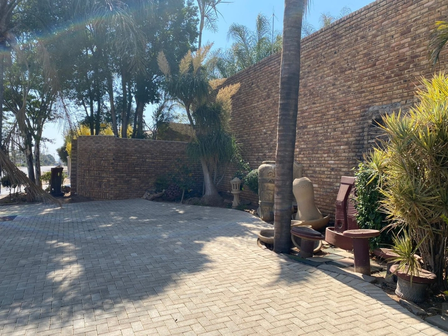 5 Bedroom Property for Sale in Nirvana Ext 1 Limpopo