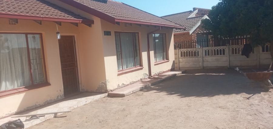 To Let  Bedroom Property for Rent in Seshego D Limpopo