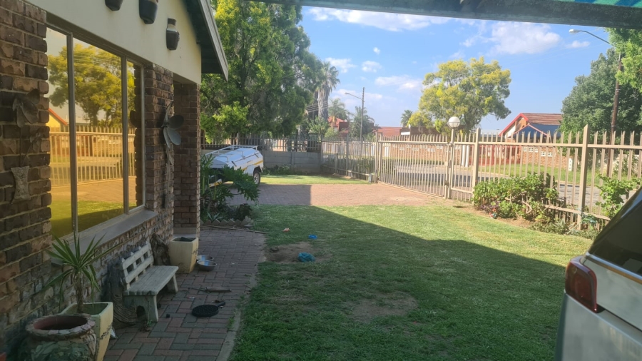 4 Bedroom Property for Sale in Penina Park Limpopo