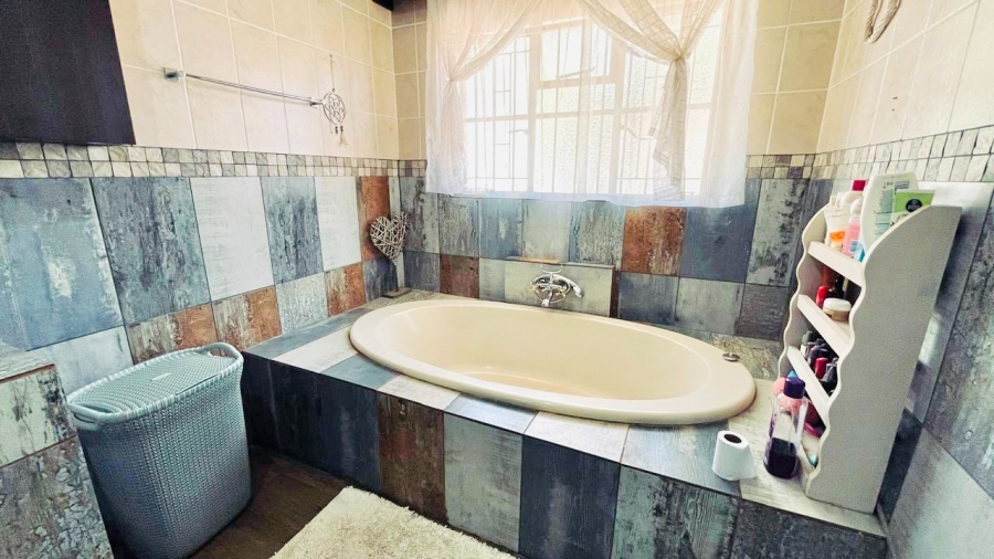 5 Bedroom Property for Sale in Bendor Limpopo