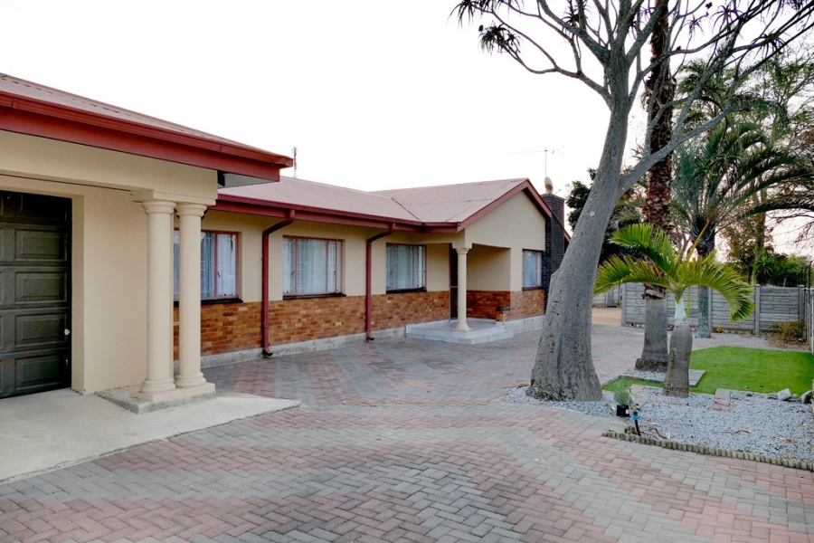 4 Bedroom Property for Sale in Hospitaalpark Limpopo