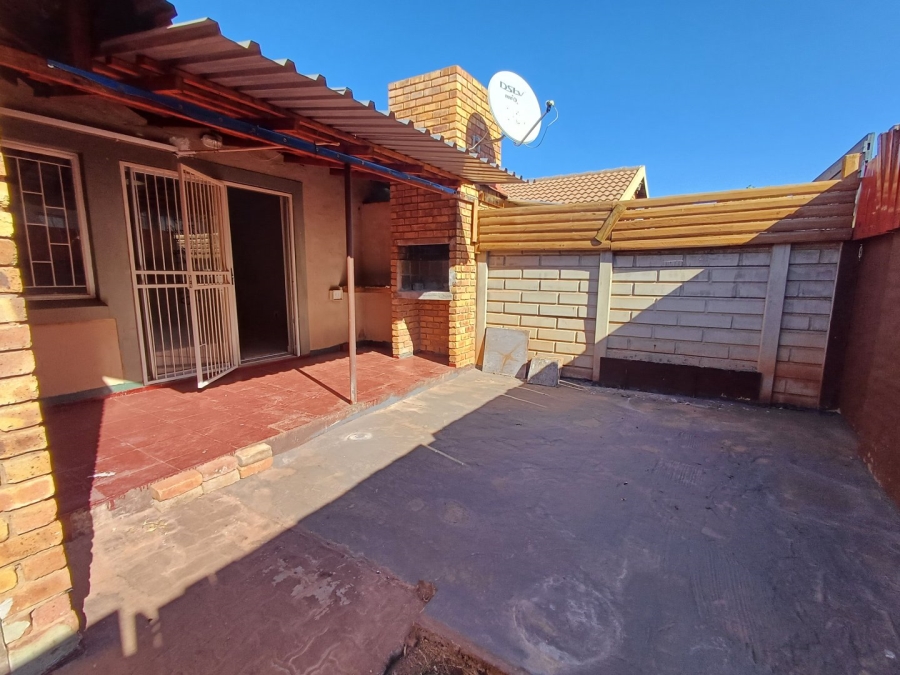 2 Bedroom Property for Sale in Doorhoek AH Limpopo