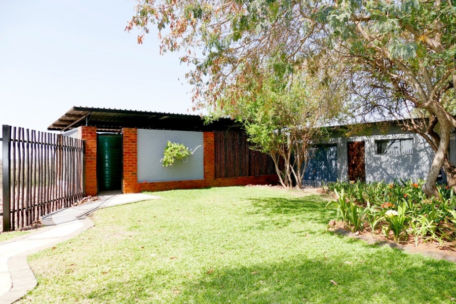 2 Bedroom Property for Sale in Elmadal AH Limpopo