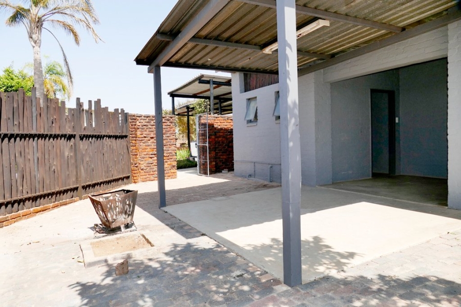 2 Bedroom Property for Sale in Elmadal AH Limpopo