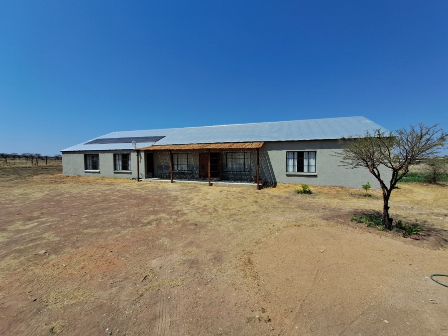 4 Bedroom Property for Sale in Wildebeestfontein A H Limpopo