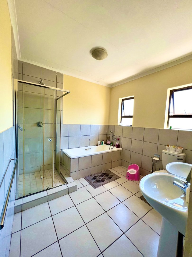 3 Bedroom Property for Sale in Woodhill Estate Limpopo