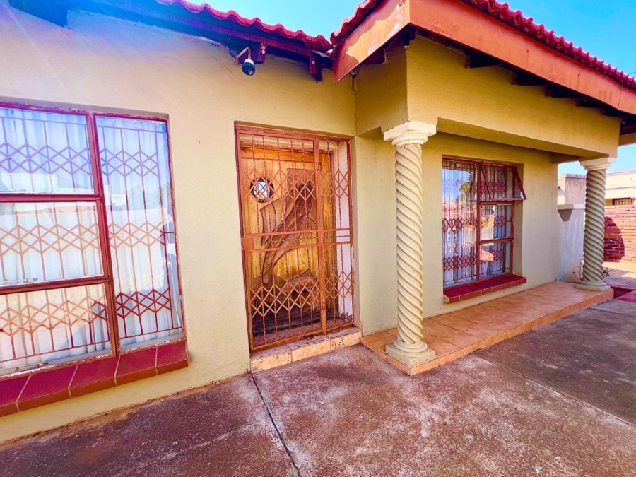 3 Bedroom Property for Sale in Lebowakgomo Zone F Limpopo