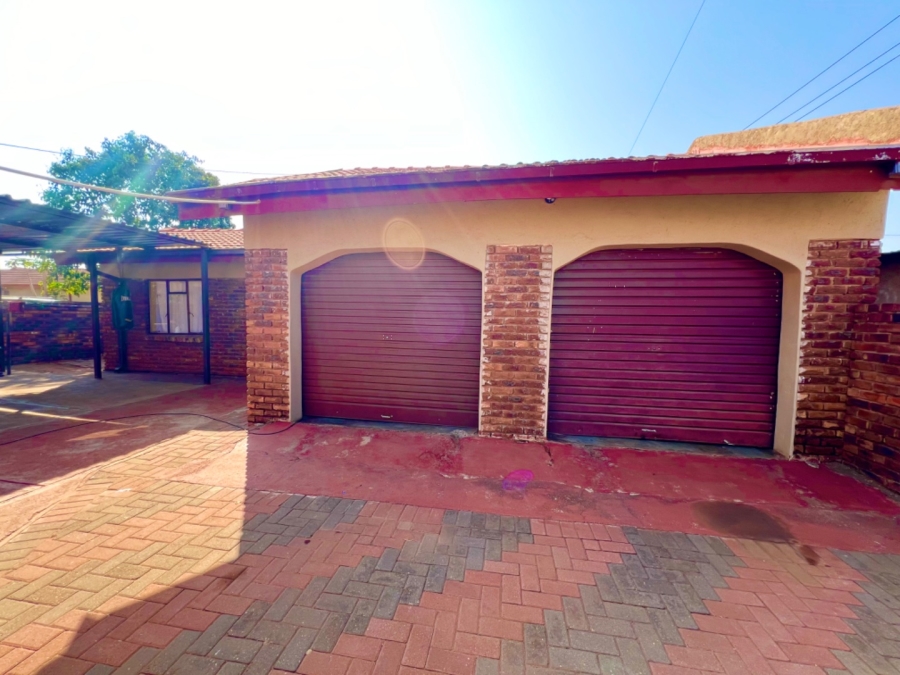 3 Bedroom Property for Sale in Lebowakgomo Zone F Limpopo