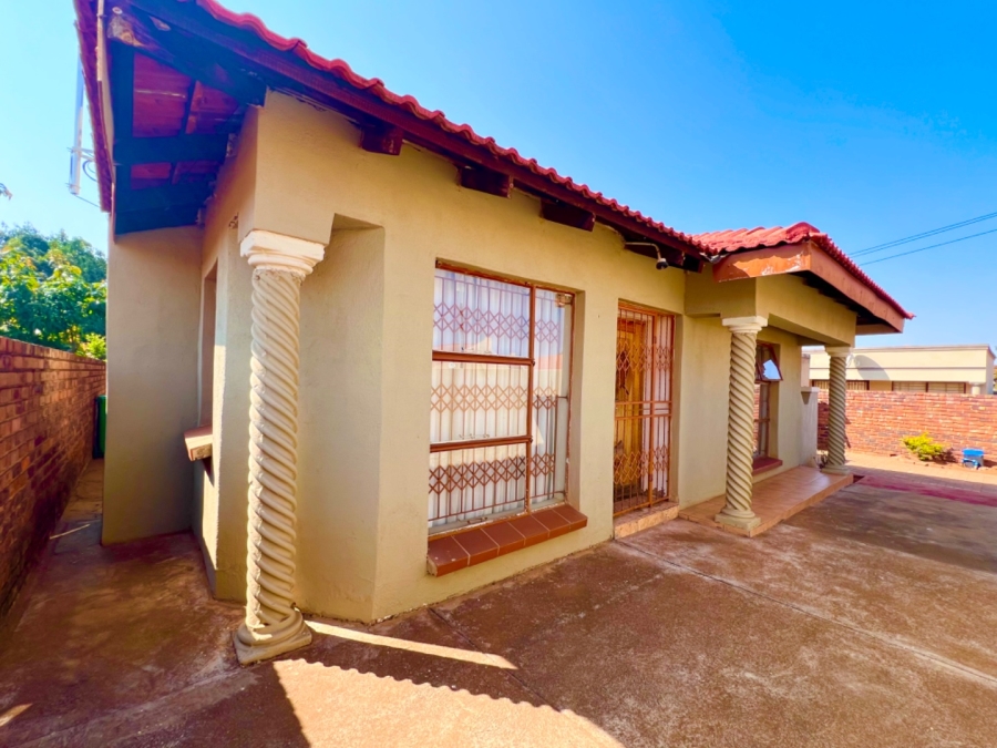 3 Bedroom Property for Sale in Lebowakgomo Zone F Limpopo