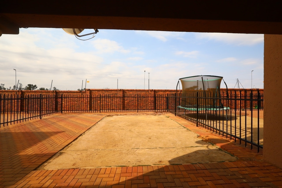 To Let 3 Bedroom Property for Rent in Debron Limpopo