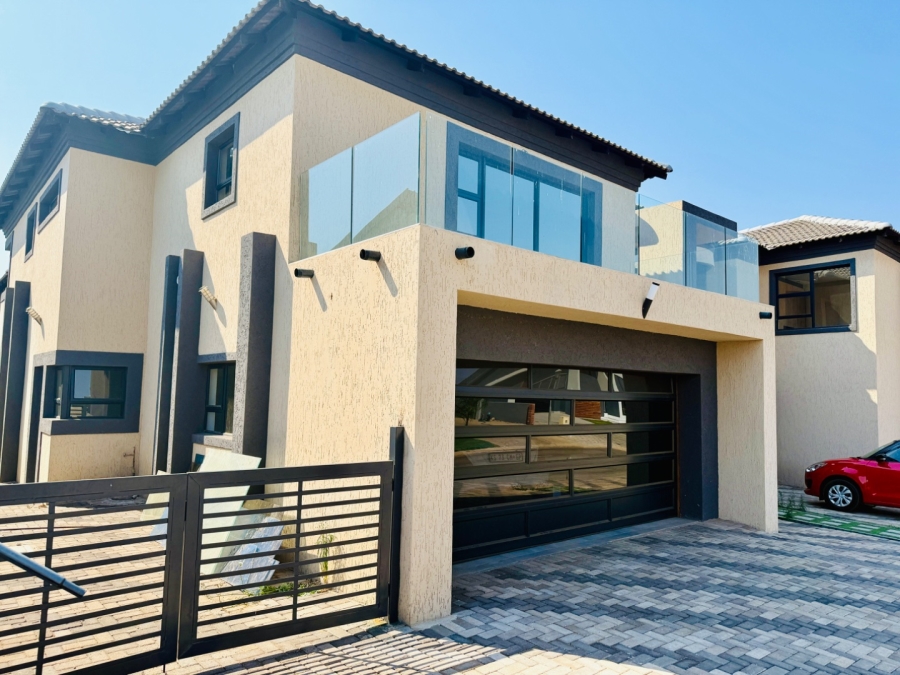 6 Bedroom Property for Sale in Woodhill Estate Limpopo