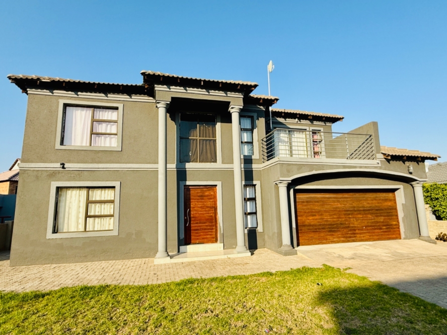 5 Bedroom Property for Sale in Woodhill Estate Limpopo