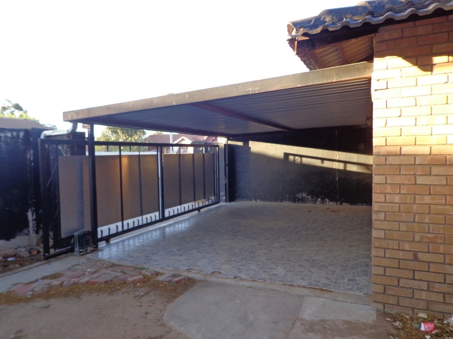 4 Bedroom Property for Sale in Emdo Park Limpopo