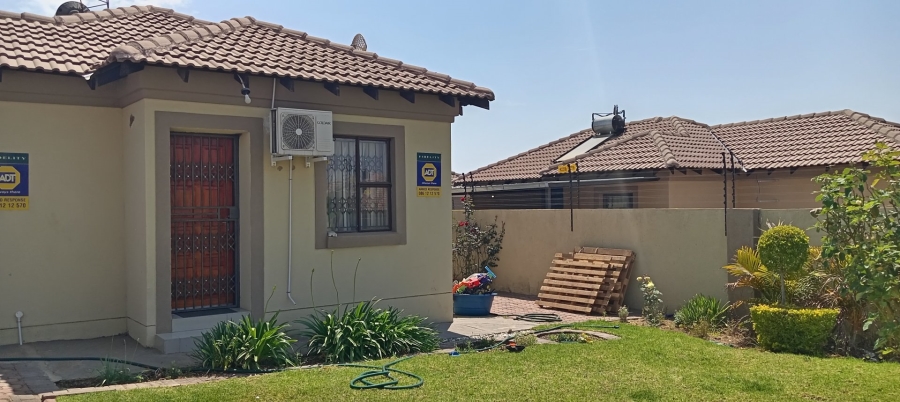 To Let 3 Bedroom Property for Rent in Mahlasedi Park Limpopo