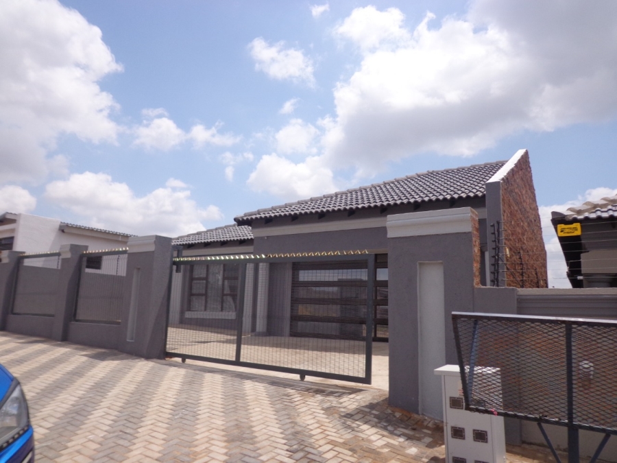 3 Bedroom Property for Sale in Mahlasedi Park Limpopo