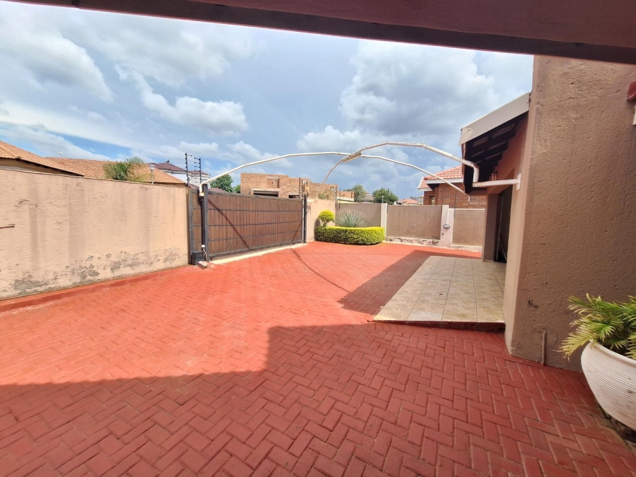 4 Bedroom Property for Sale in Waterberry Country Estate Limpopo