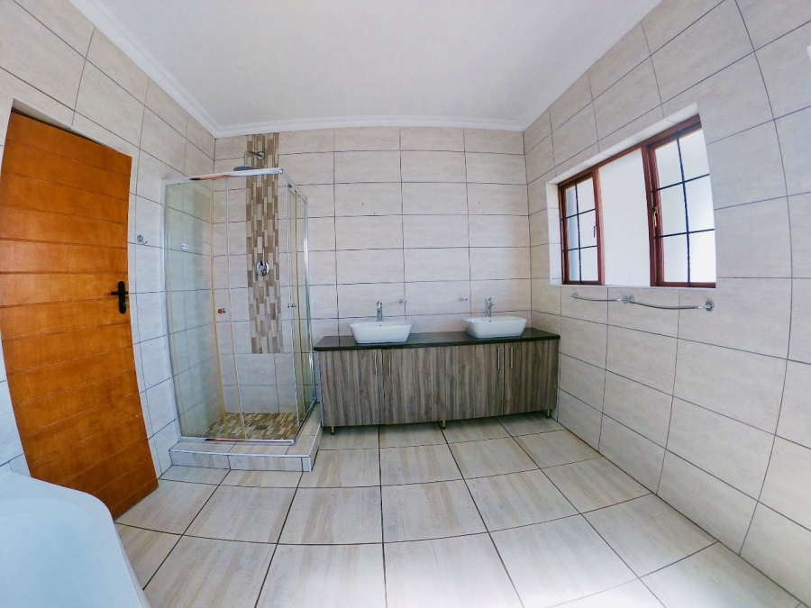 5 Bedroom Property for Sale in Woodhill Estate Limpopo