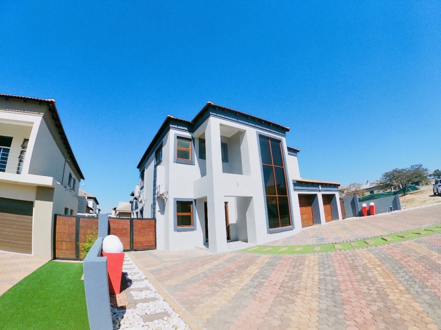 5 Bedroom Property for Sale in Woodhill Estate Limpopo