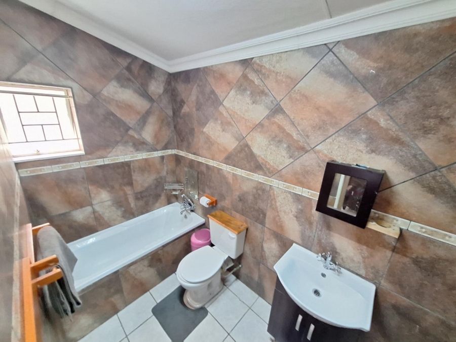 1 Bedroom Property for Sale in Polokwane Central Limpopo