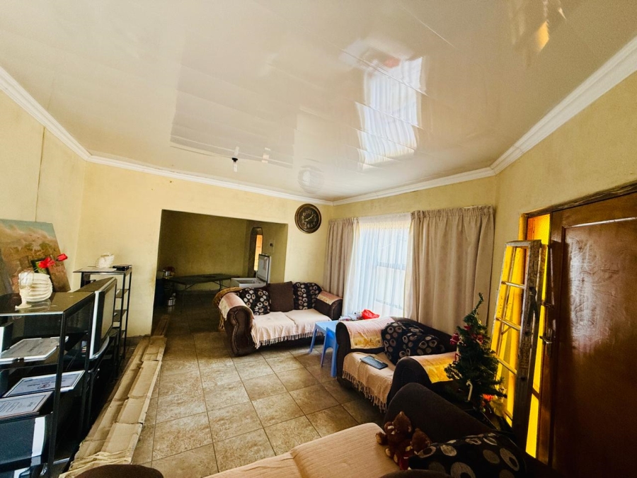 3 Bedroom Property for Sale in Madiba Park Limpopo